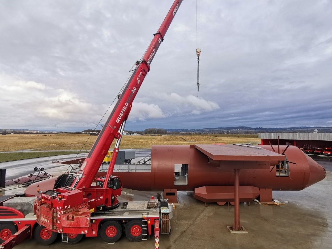 Mobilkran-Einsatz beim Militär in Payerne